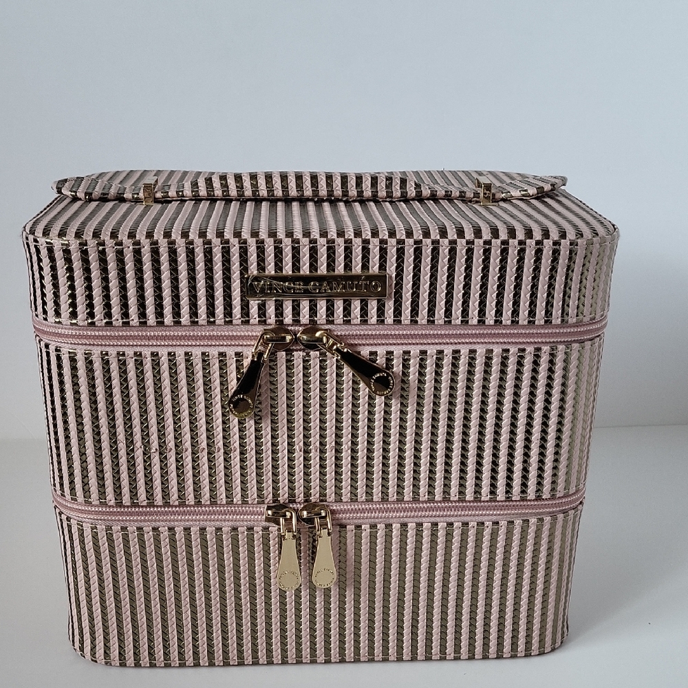 Vince Camuto Vanity Case